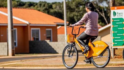 Bicicletas compartilhadas proporcionam comodidade e sustentabilidade a condomínios residenciais